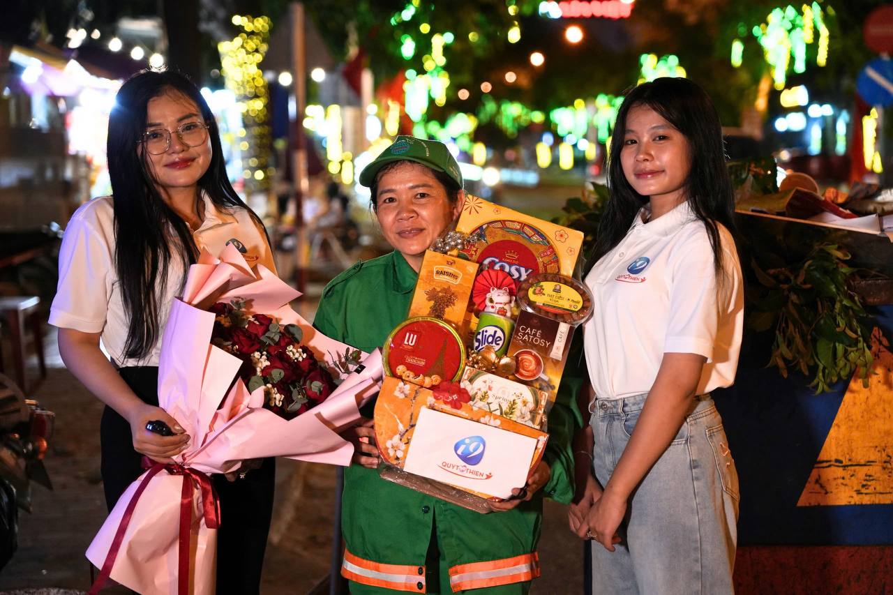 Hoa hồng giới thiệu bạn bè